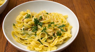 Tagliatelle diómártással