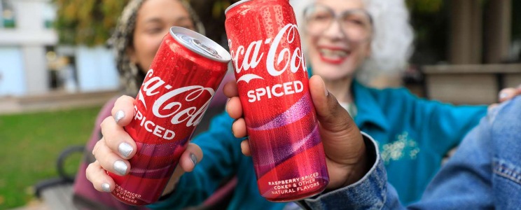 Új ízt jelentett be a Coca-Cola, érkezik a málnás kóla