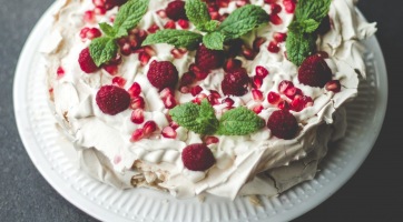 Ünnepi Pavlova torta