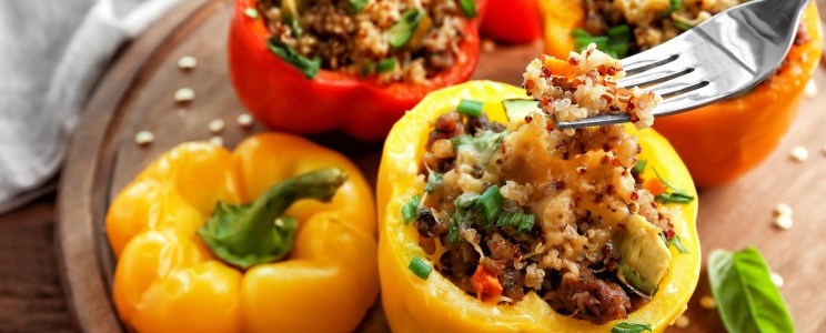 Zöldséges quinoával töltött paprika