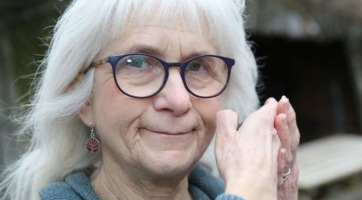 Itt van az a brit hölgy, aki nem érez fájdalmat