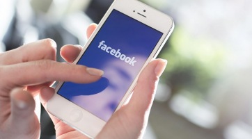 A Facebook miatt halt meg egy kisfiú!