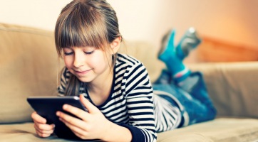 Alaposan leronthatja a gyerekek jegyeit a Facebook