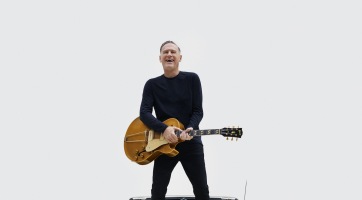 Bryan Adams idén októberben ismét hazánkba látogat