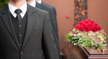 Durva: eltemették haverjukat, mert papucs lett belőle