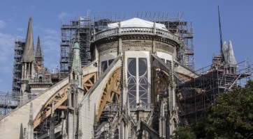 Leállították a Notre-Dame székesegyház helyreállítását