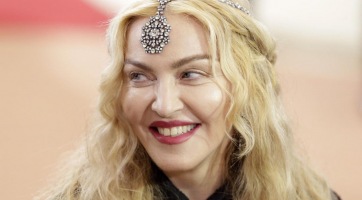 Még mindig van lejjebb: Madonna újra twerkelni próbált!