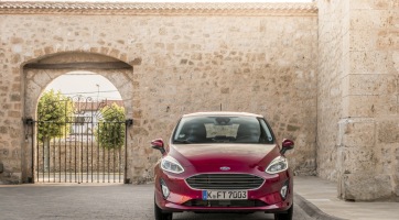 Megérkezett az új csajos Ford Fiesta