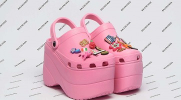 Most ez komoly? Érkeznek a magas talpú Crocs-papucsok