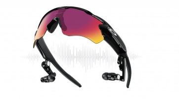 Okosszemüveget készített az Oakley