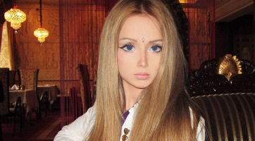 Valeria Lukyanova, az élő Barbie-baba rasszista?
