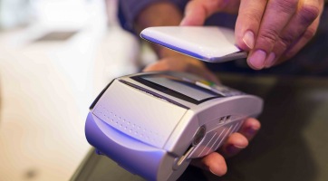 Valódi mobiltárcát kínál a Telenor és a Budapest Bank
