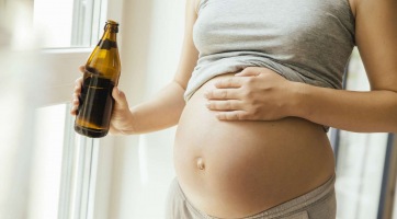 A terhesség előtti és alatti mértékletes alkoholfogyasztás megváltoztathatja a gyermek arcformáját