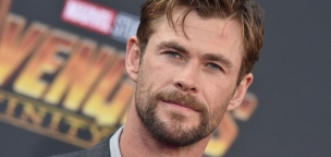 Chris Hemsworth a Sziklával forgatná újra a Dirty Dancinget