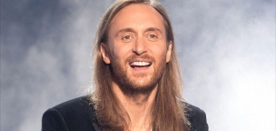 David Guetta halad a korral, új frizurát villantott