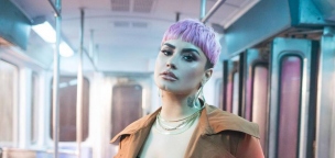 Demi Lovato a jegyességének a felbontása után döbbent rá, hogy a nőkkel jobban élvezi a szexet