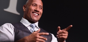 Dwayne Johnson lett az év legszexibb pasija