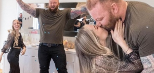 Gyermeket vár Hafbór Júlíus Björnsson, a Trónok harca óriása