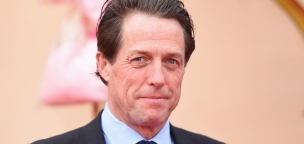 Hugh Grant kiállt Harry herceg döntése mellett