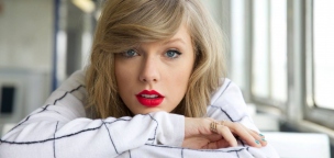 Így alakul Taylor Swift vérszomjas zombivá