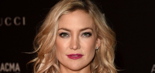 Így néz ki melltartó nélkül és rövid hajjal Kate Hudson