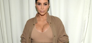 Ízléstelen: félmilliós táskával járatja kislányát Kim Kardashian