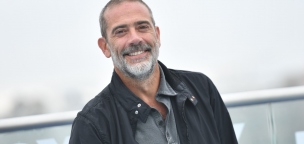Jeffrey Dean Morgan nagyon beszólt a Sziklának