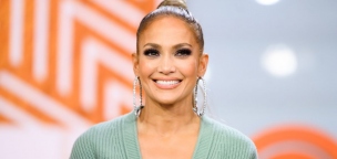 Jennifer Lopez aktfotókkal hozott egy kis hőséget a hidegbe
