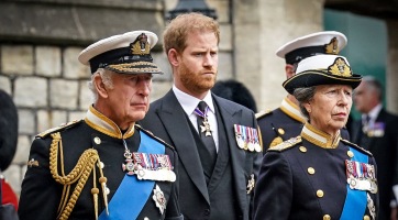 Károly király állítólag egyre frusztráltabb Harry herceg viselkedése miatt