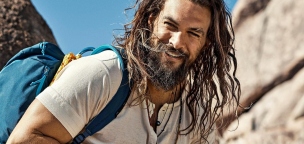 Liftbe ragadt Jason Momoa