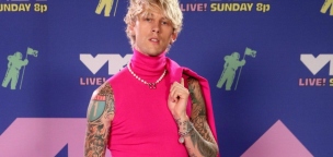 Machine Gun Kelly főzni és sütni tanul a lányától