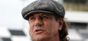 Majdnem megsüketült az AC/DC énekese!