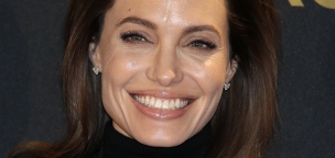 Mellei után petefészkét is eltávolíttatta Angelina Jolie!