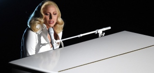Méregdrága Swarovski sminkkel indult világ körüli turnéra Lady Gaga