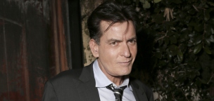 Nem csak nőkkel volt együtt Charlie Sheen