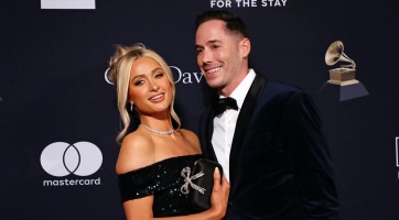 Paris Hilton kiverte a biztosítékot a rajongói körében