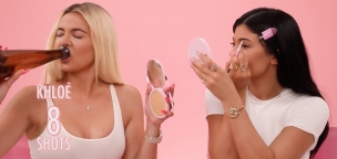 Részegen sminkeli magát a Kylie Jenner és nővére (videó)
