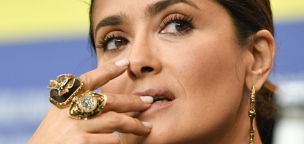 Salma Hayek elmondta, hogy betegesen rajong a baglyokért
