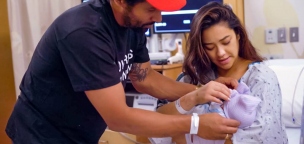 Shay Mitchell 33 órán keresztül vajúdott