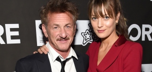 Titokban elvette szemtelenül fiatal barátnőjét Sean Penn
