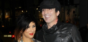 Tommy Lee eljegyezte Sofia Toufa-t