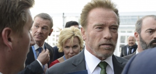 Törpe nagypapának tűnik Arnold Schwarzenegger Júlíus Björnsson és Joe Manganiello mellett