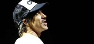Újabb tinilányt cserkészett be a Red Hot Chili Peppers énekese?