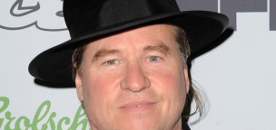 Val Kilmer már csak maszkban lép utcára (fotó)