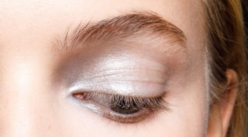 2023-ban hódít az Angel Eyes sminktrend