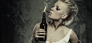 A legszebb nőt is ráncos, fogatlan vénlánnyá teszi a cigaretta!