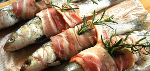 Baconbe tekert pisztráng