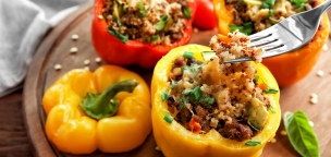 Zöldséges quinoával töltött paprika