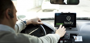 Egy nemzetközi taxisvállalat váltja Pesten az UBER-t