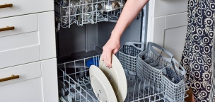 Így lehet mindig tiszta és friss a mosogatógéped